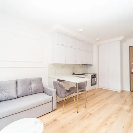 Mira Ii Apartment Danzig